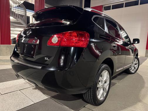 Black 2011 Nissan Rogue SV