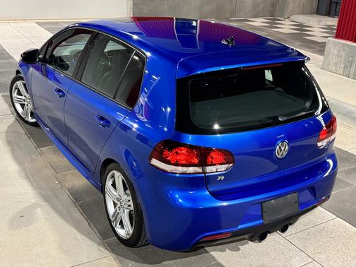 2012 Volkswagen Golf R 4-Door