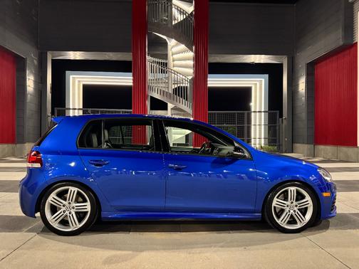 2012 Volkswagen Golf R 4-Door