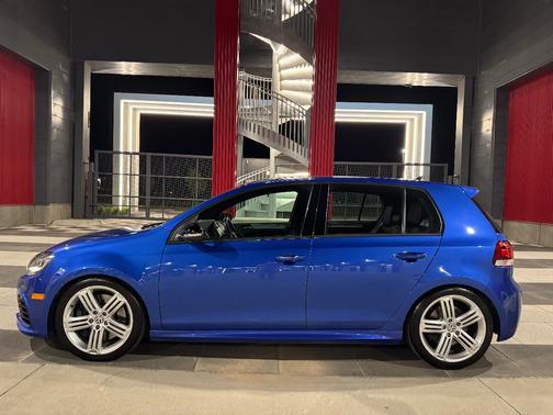 2012 Volkswagen Golf R 4-Door
