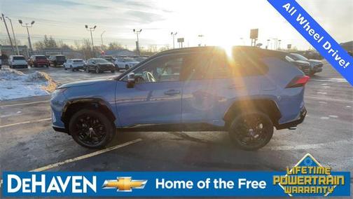 2022 Toyota RAV4 Hybrid SE