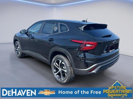 Mosaic Black Metallic 2026 Chevrolet Trax FWD 1RS