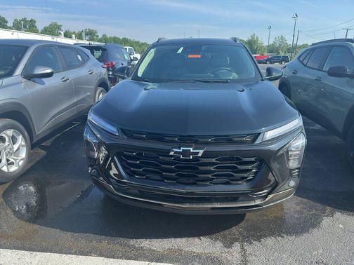 Mosaic Black Metallic 2026 Chevrolet Trax FWD ACTIV