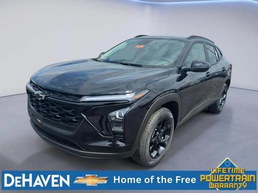 Mosaic Black Metallic 2026 Chevrolet Trax LT