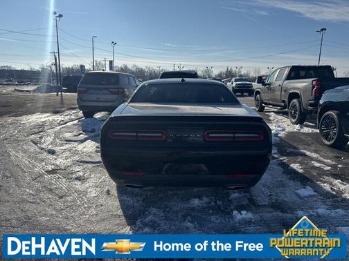 2016 Dodge Challenger SXT