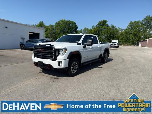 Summit White 2022 GMC Sierra 2500 AT4