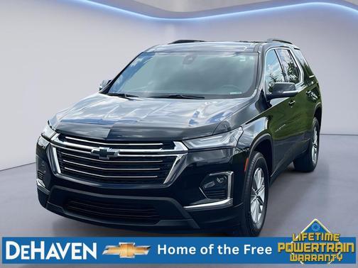 Mosaic Black Metallic 2023 Chevrolet Traverse LT Cloth