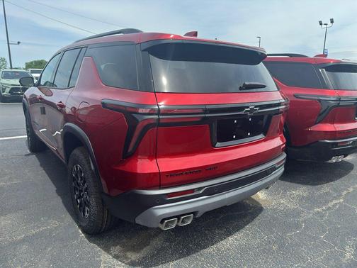 Radiant Red Tintcoat 2026 Chevrolet Traverse AWD Z71