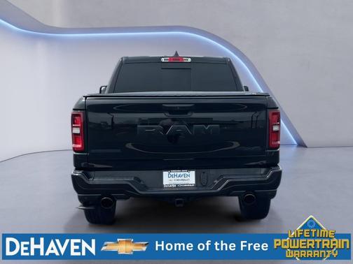 Diamond Black Crystal Pearlcoat 2025 RAM 1500 Big Horn/Lone Star