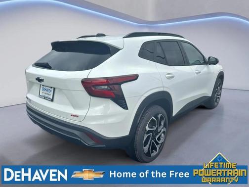 Summit White 2026 Chevrolet Trax FWD 2RS