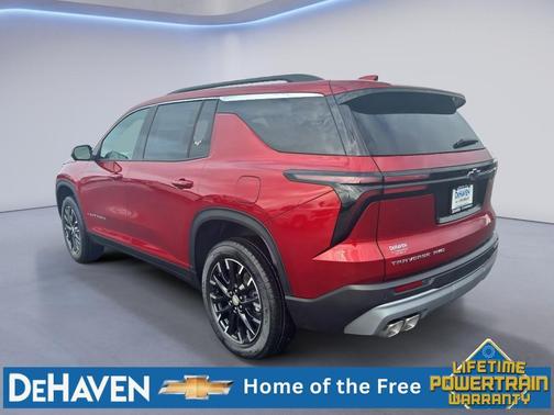 Radiant Red Tintcoat 2026 Chevrolet Traverse LT