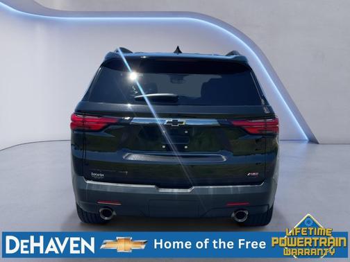 Mosaic Black Metallic 2023 Chevrolet Traverse RS