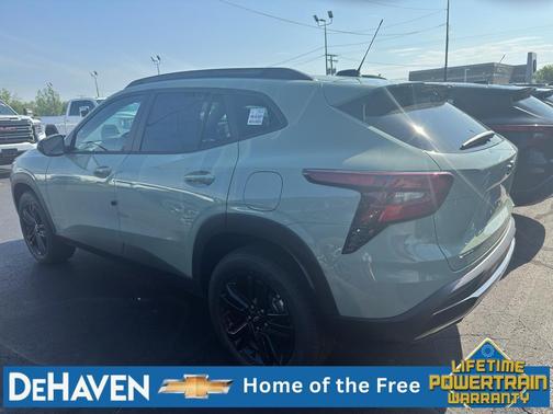 Cacti Green 2026 Chevrolet Trax FWD ACTIV
