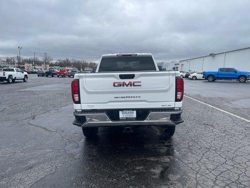 Summit White 2023 GMC Sierra 2500 SLE