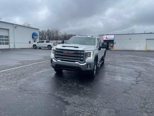 Summit White 2023 GMC Sierra 2500 SLE