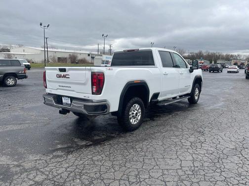 Summit White 2023 GMC Sierra 2500 SLE