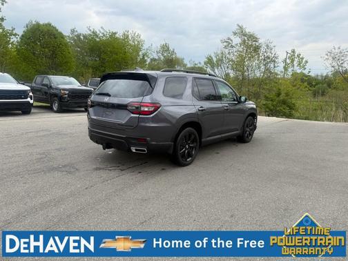 Gray 2025 Honda Pilot Black Edition