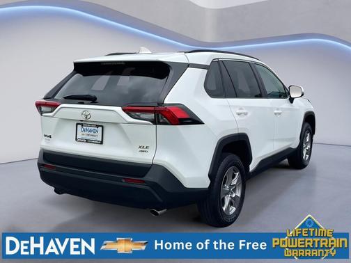 Ice Cap 2025 Toyota RAV4 XLE
