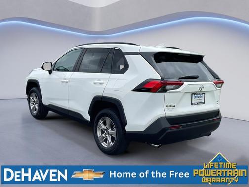 Ice Cap 2025 Toyota RAV4 XLE