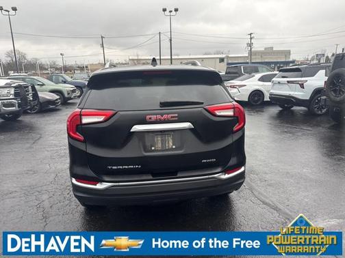 2024 GMC Terrain SLT