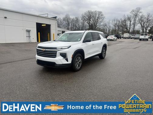 Summit White 2025 Chevrolet Traverse LT