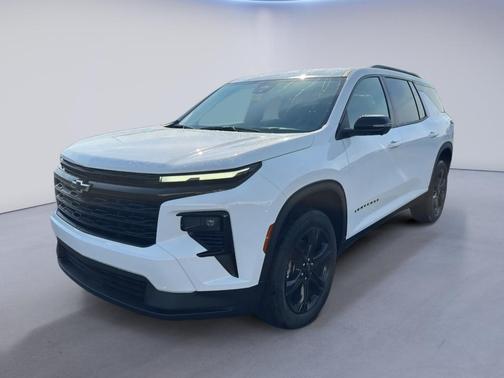 White 2027 Chevrolet Traverse LT