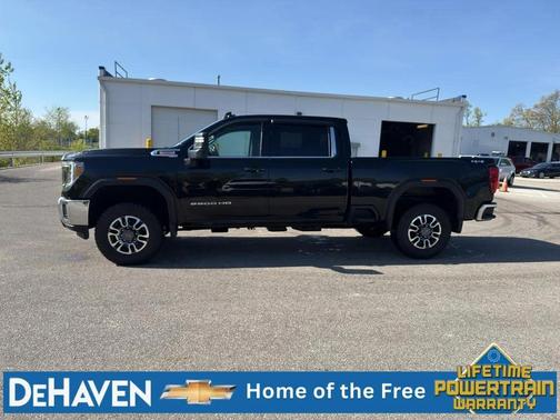 Black 2021 GMC Sierra 2500 SLE