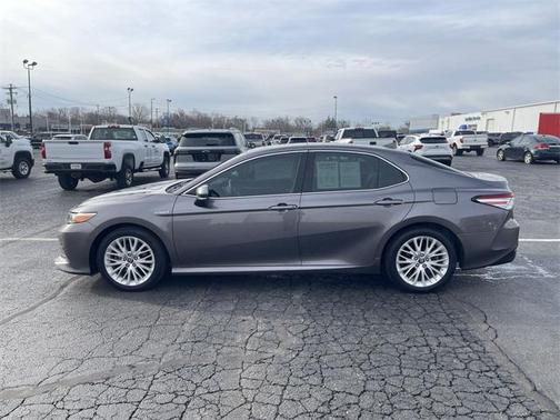 2019 Toyota Camry Hybrid XLE