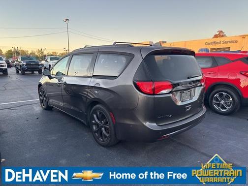2018 Chrysler Pacifica Touring-L Plus