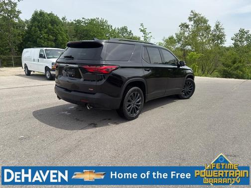 Mosaic Black Metallic 2023 Chevrolet Traverse RS