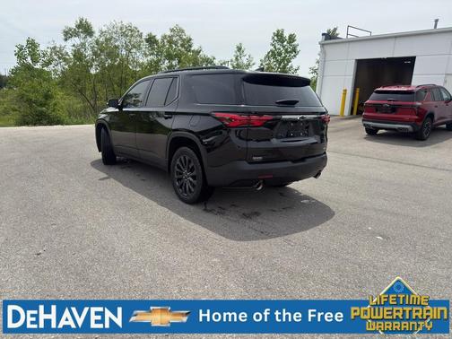 Mosaic Black Metallic 2023 Chevrolet Traverse RS