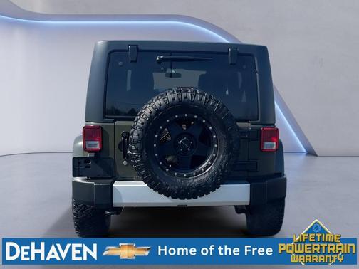 Tank 2015 Jeep Wrangler Unlimited Sahara