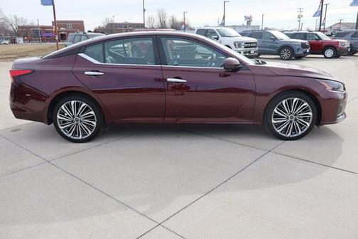 2025 Nissan Altima SL