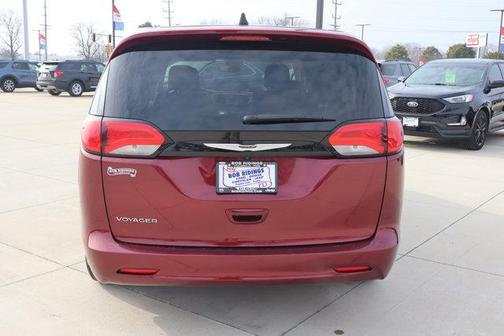 2023 Chrysler Voyager LX