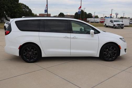 2019 Chrysler Pacifica Touring-L Plus
