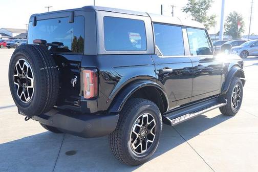 Shadow Black 2026 Ford Bronco Outer Banks