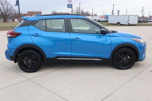 2023 Nissan Kicks SR