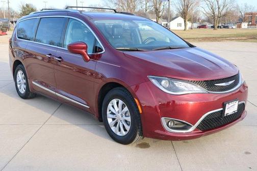 2019 Chrysler Pacifica Touring-L