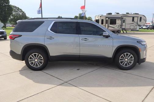 Sterling Gray Metallic 2023 Chevrolet Traverse LT Leather