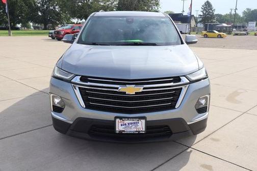 Sterling Gray Metallic 2023 Chevrolet Traverse LT Leather