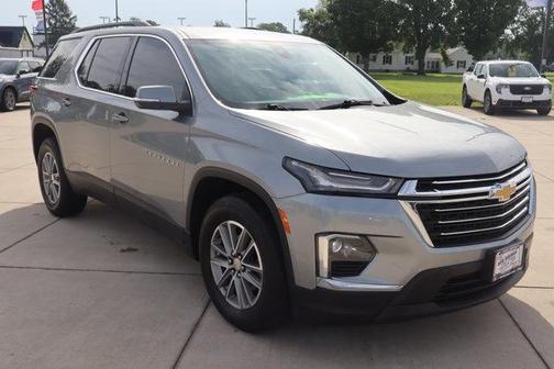 Sterling Gray Metallic 2023 Chevrolet Traverse LT Leather