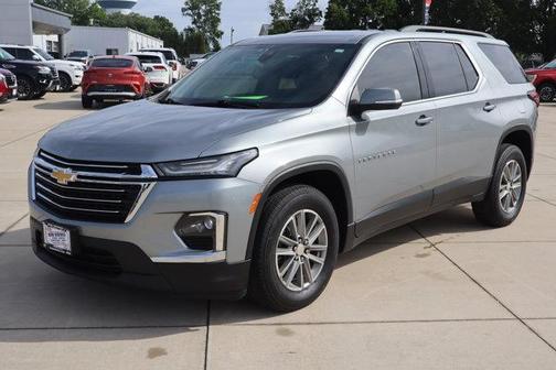 Sterling Gray Metallic 2023 Chevrolet Traverse LT Leather