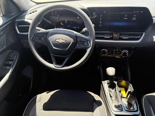 Mosaic Black Metallic 2025 Chevrolet Trailblazer LT
