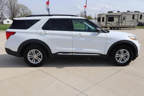 White 2024 Ford Explorer XLT