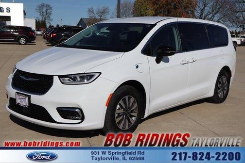 2024 Chrysler Pacifica Hybrid Select