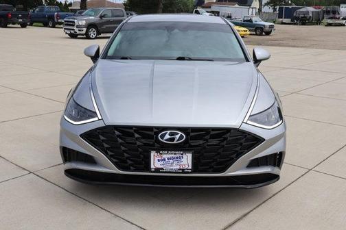 Shimmering Silver Pearl 2022 Hyundai SONATA SEL