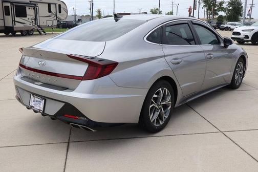 Shimmering Silver Pearl 2022 Hyundai SONATA SEL