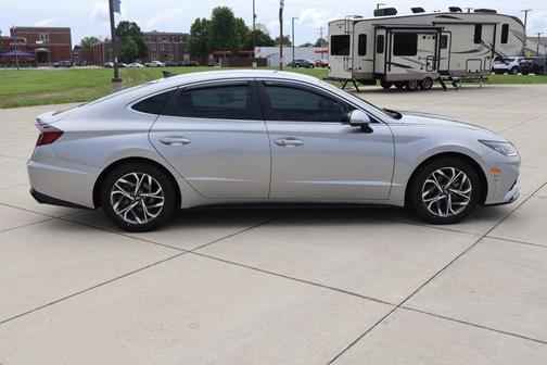 Shimmering Silver Pearl 2022 Hyundai SONATA SEL