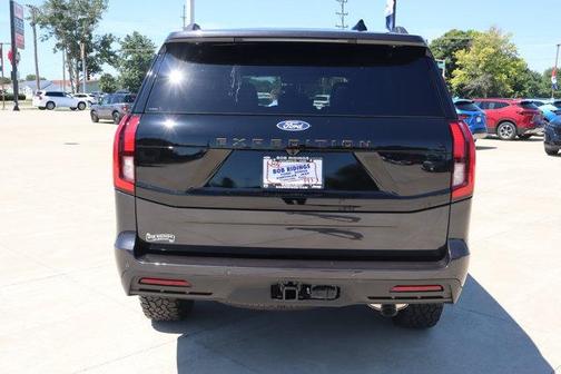 Dark 2027 Ford Expedition TREMOR