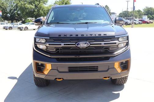 Dark 2027 Ford Expedition TREMOR